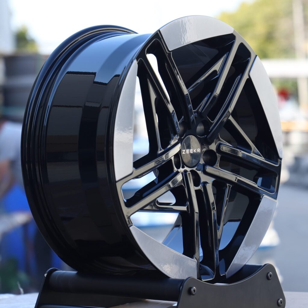 Zeekr Style Gloss Black Split-Spoke Machined Face Forged Wheels - Zeekr 001 / Zeekr 009 Fitment (5-Lug) view 4