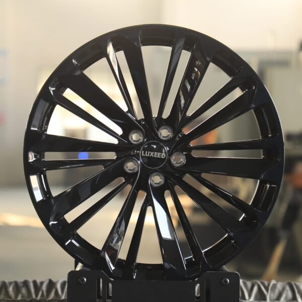 Li Auto L7 wheels – Gloss Black Split-Spoke (Luxeed OEM-Style), front view