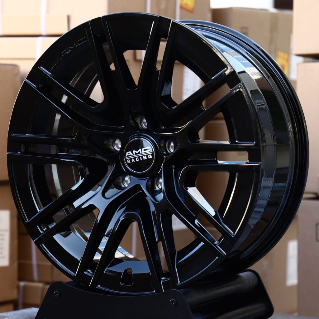 Lamborghini Huracan wheels – Gloss Black Split-Spoke Mesh (AMC Racing-Style), angled view