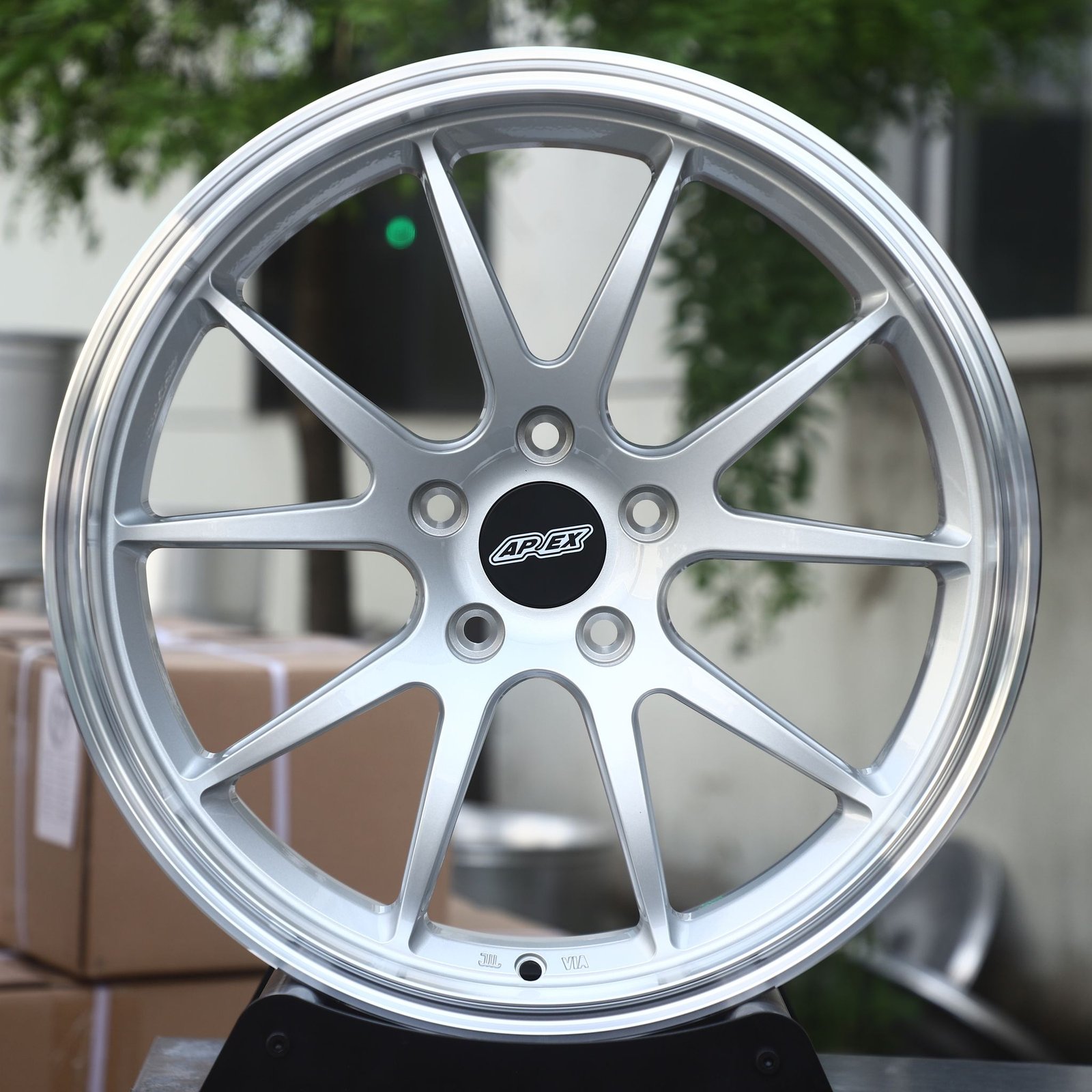Mercedes-Benz E-Class wheels – Bright Silver 10-Spoke Polished Lip (APEX-Style), front view