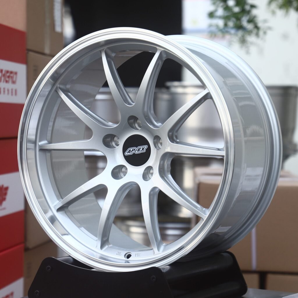 BMW 5 Series wheels – Bright Silver 10-Spoke Polished Lip (APEX-Style), angled view