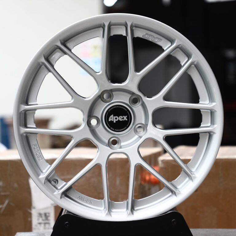 Fiat 500 wheels – Bright Silver 8 Twin-Spoke Mesh (APEX-Style), front view