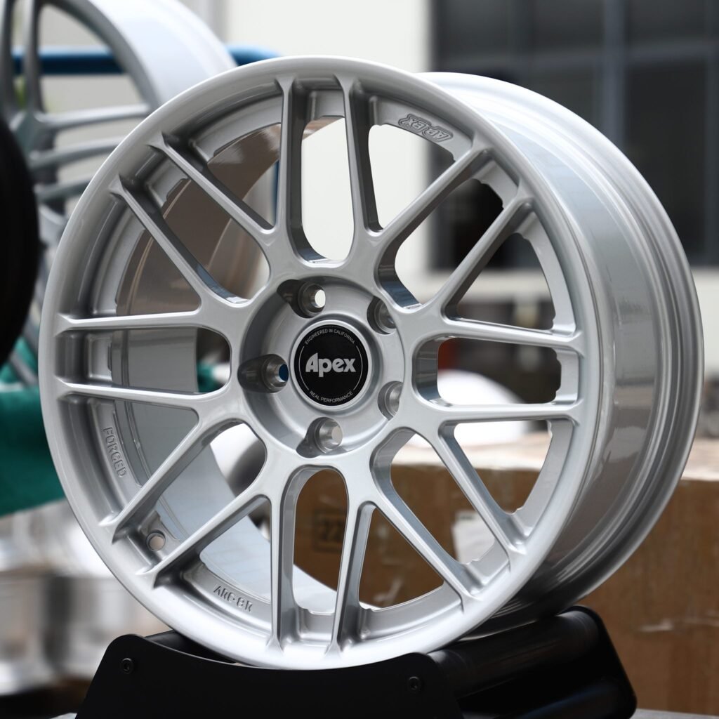 Mini Cooper wheels – Bright Silver 8 Twin-Spoke Mesh (APEX-Style), angled view