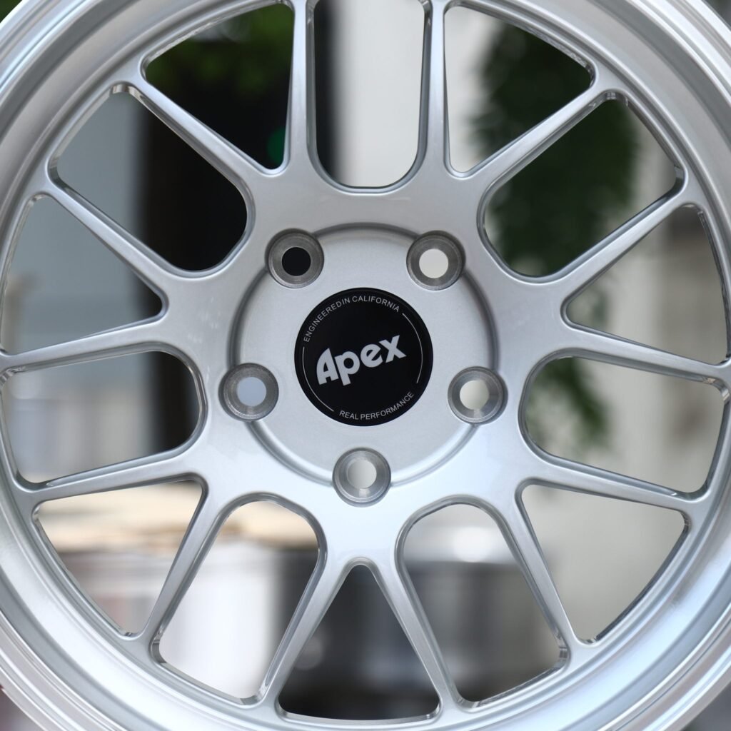 Audi A4 B9 wheels – Bright Silver Split 7-Spoke Polished Deep Lip (APEX-Style), lip and barrel detail