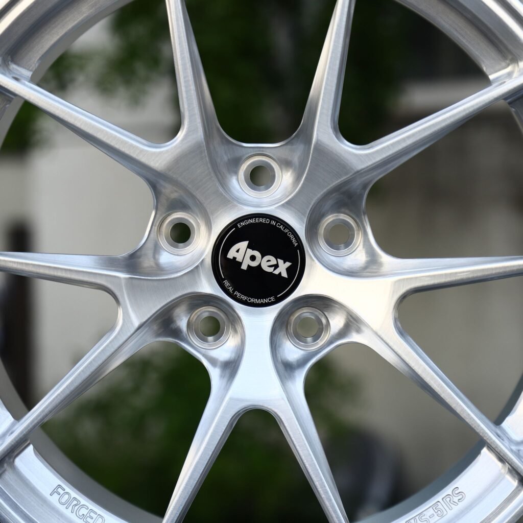 Tesla Model 3 wheels – Brushed Silver 10-Spoke Concave (APEX-Style), lip and barrel detail