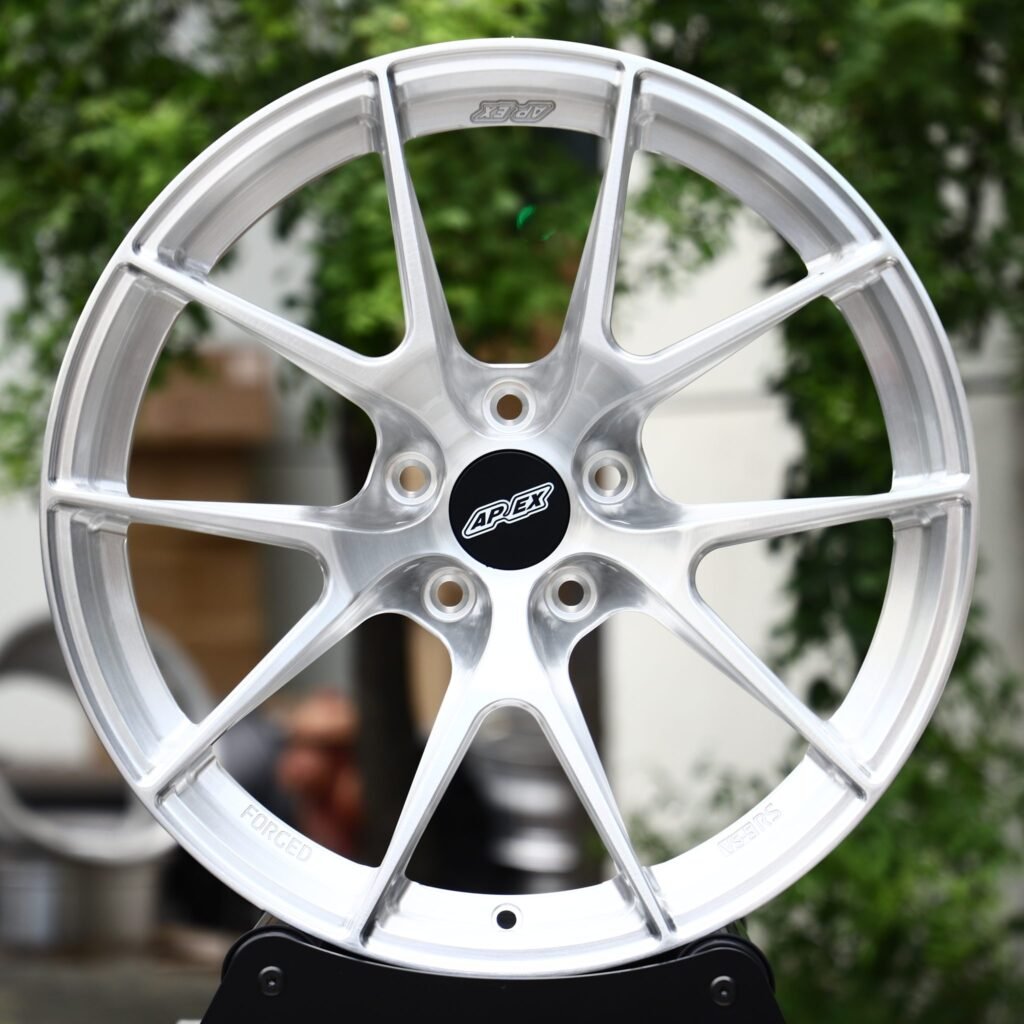 Audi A4 wheels – Brushed Silver 10-Spoke (APEX-Style), front view