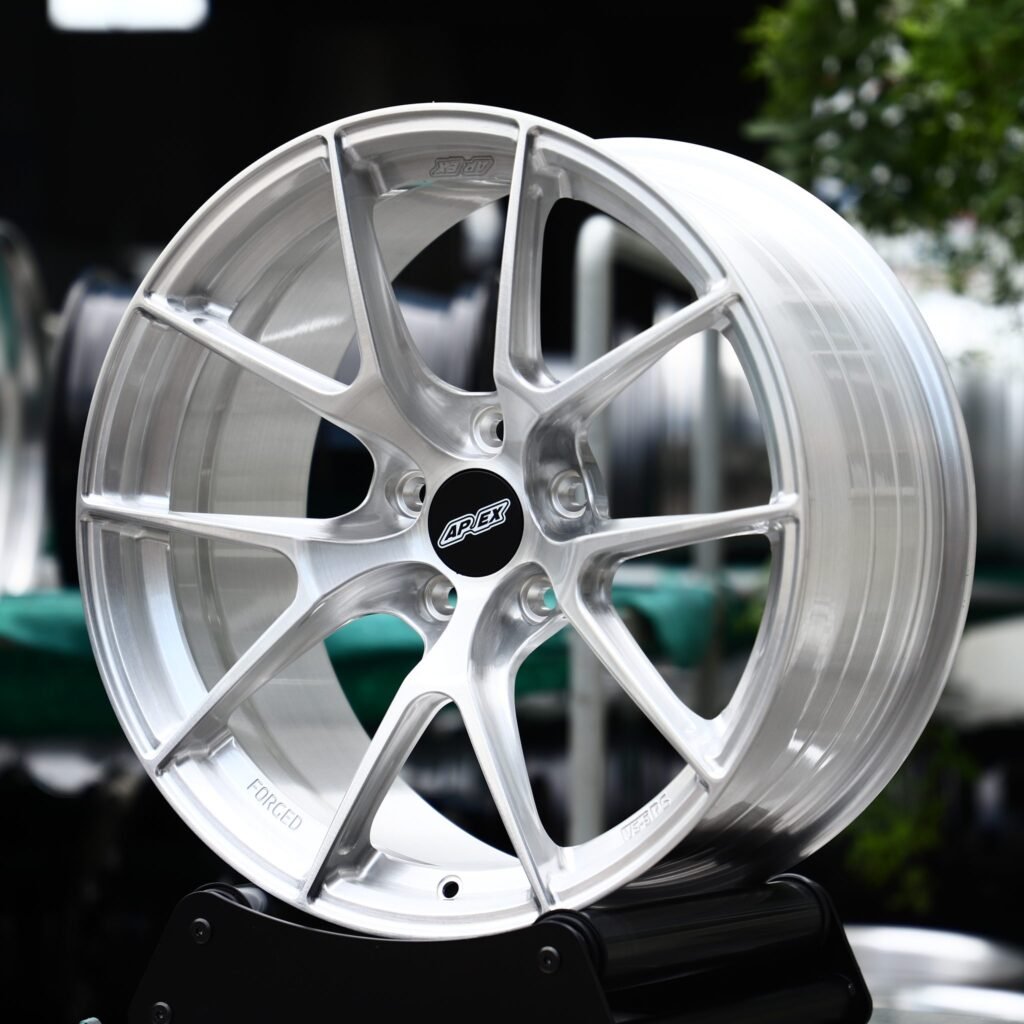 BMW 3 Series wheels – Brushed Silver 10-Spoke (APEX-Style), angled view