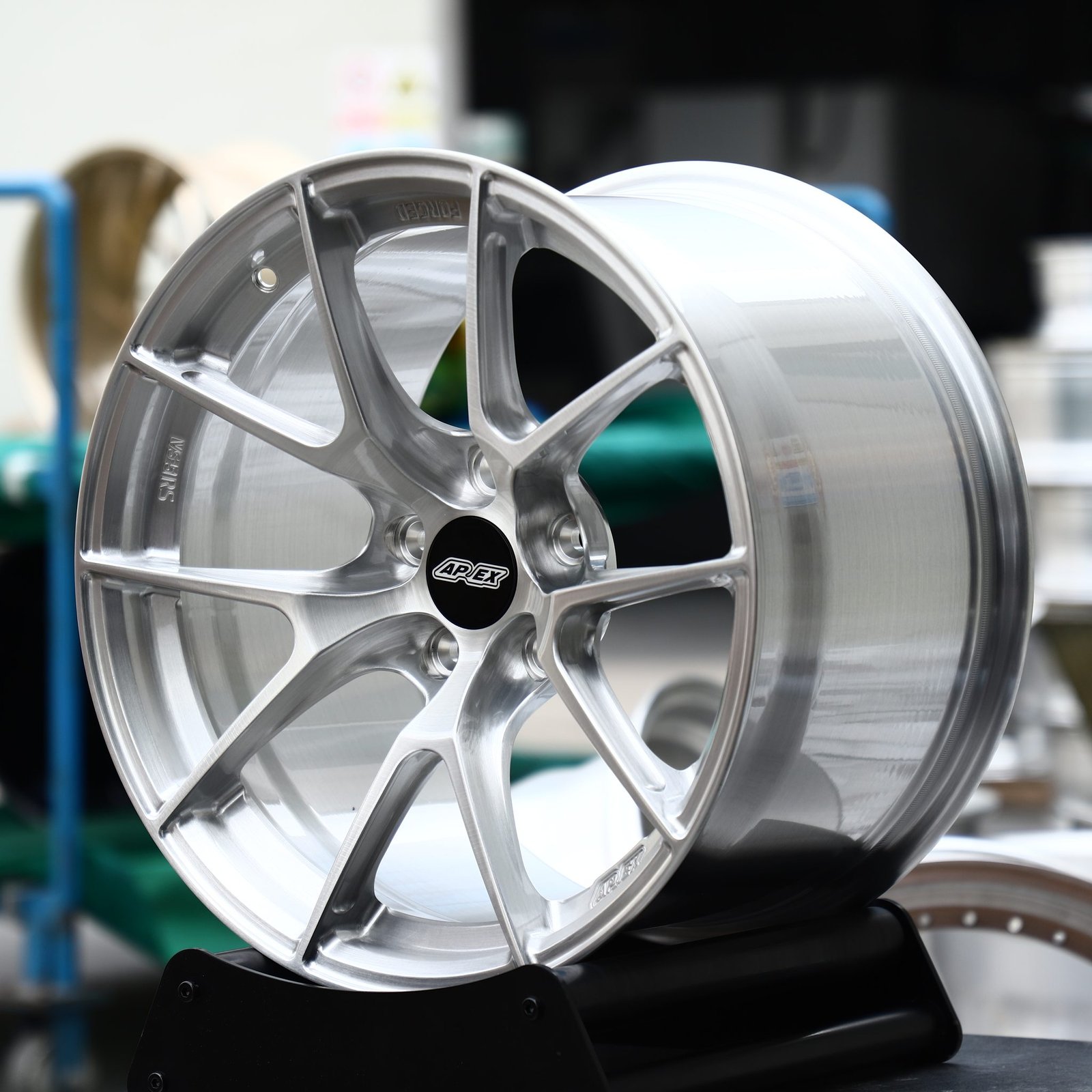 Volkswagen Golf GTI wheels – Brushed Silver 5 Y-Spoke Concave (APEX-Style), front view
