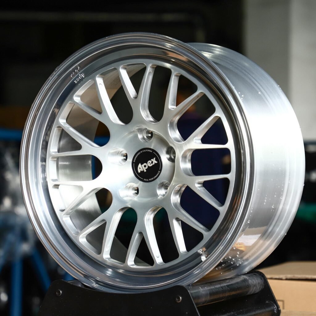 Lexus ES wheels – Brushed Silver Mesh Polished Deep Lip (APEX-Style), angled view