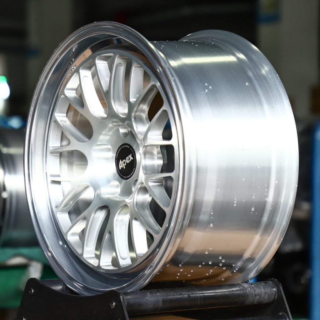 5x114.3 wheels – Brushed Silver Mesh Polished Deep Lip (APEX-Style), side view