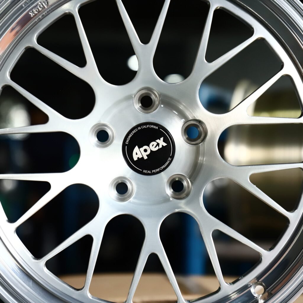Tesla Model 3 wheels – Brushed Silver Mesh Polished Deep Lip (APEX-Style), lip and barrel detail