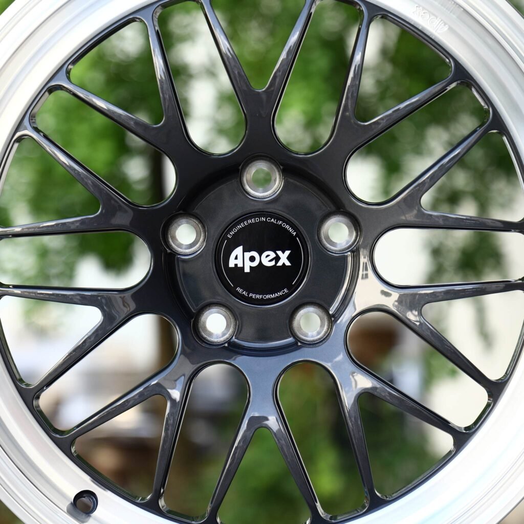 Audi A4 B9 wheels – Gloss Black Mesh Polished Deep Lip (APEX-Style), lip and barrel detail