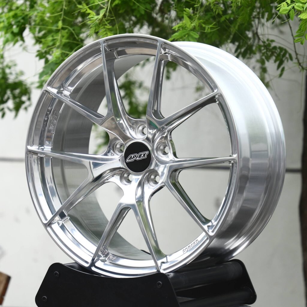 Porsche Panamera wheels – Polished 10-Spoke (APEX-Style), angled view