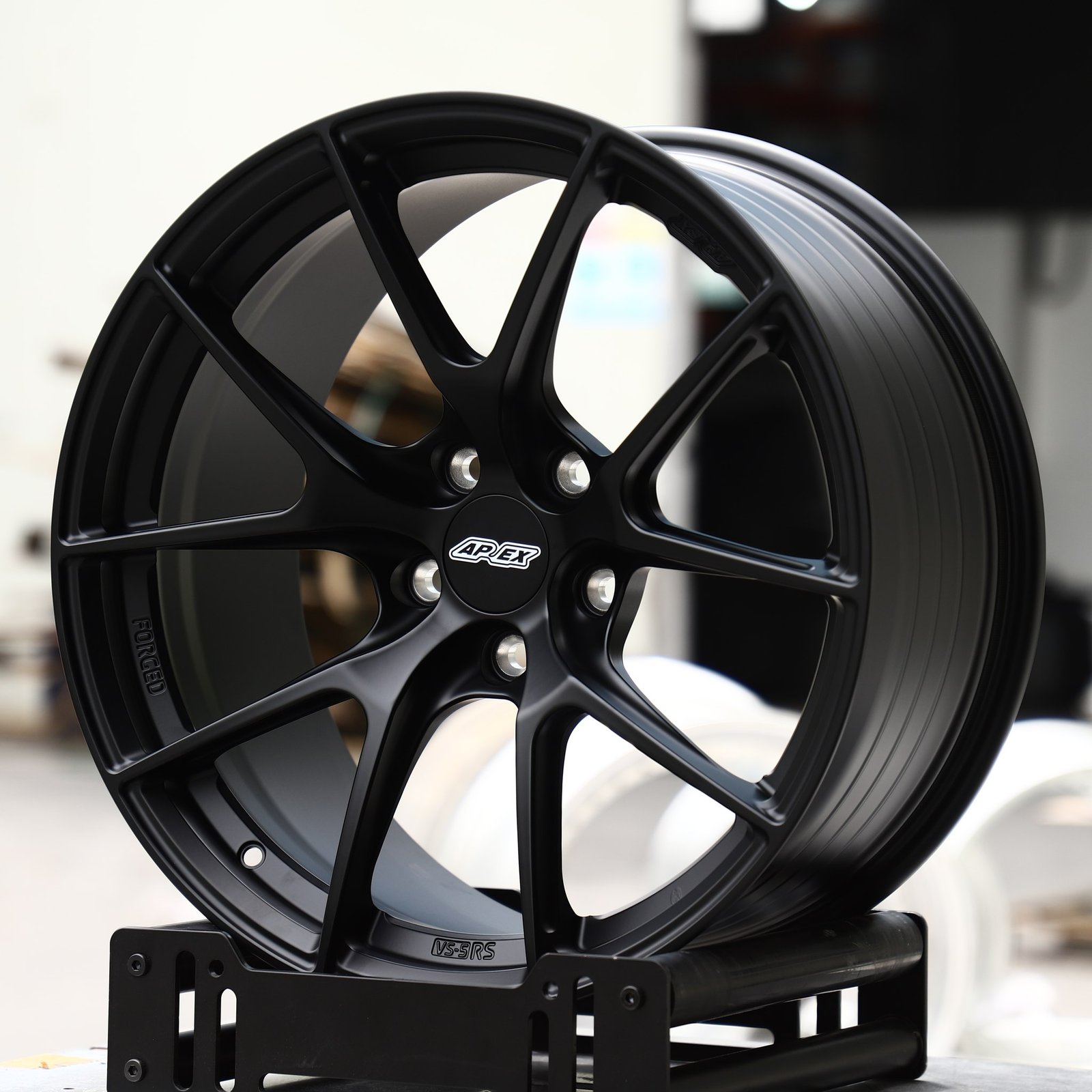 Dodge Challenger wheels – Satin Black 10-Spoke Concave (APEX-Style), front view