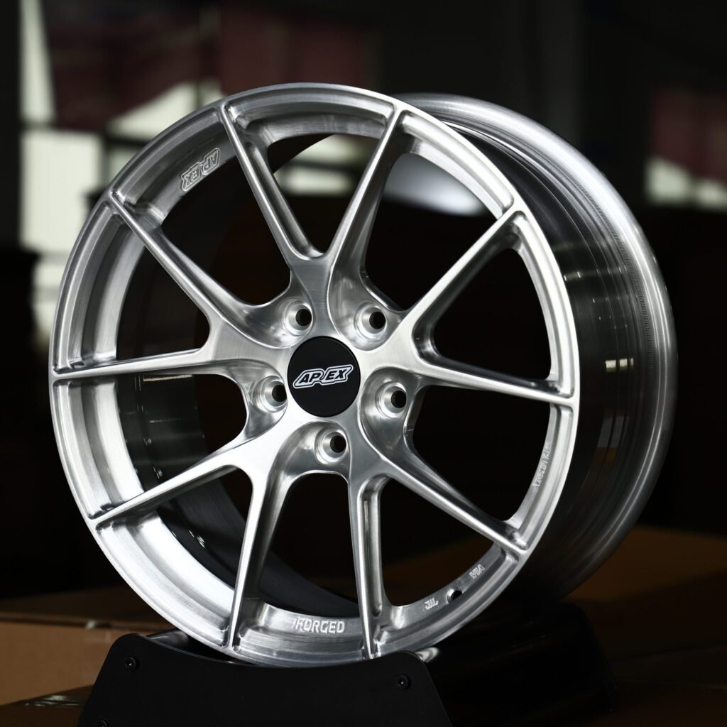 APEX VS-5RS-Style Full Polished Brushed Silver 10-Spoke Y-Design Forged Wheels – BMW M3 CS Handschalter, rear view