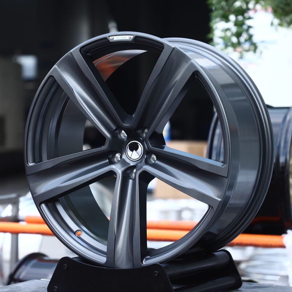 Volkswagen Golf wheels – Gunmetal Twin 5-Spoke, angled view