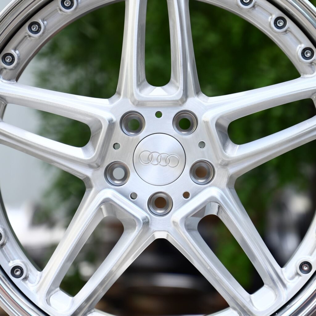 Audi A4 B9 wheels – 2-Piece Brushed Silver Twin 5-Spoke Riveted Lip (Audi OEM-Style), lip and barrel detail
