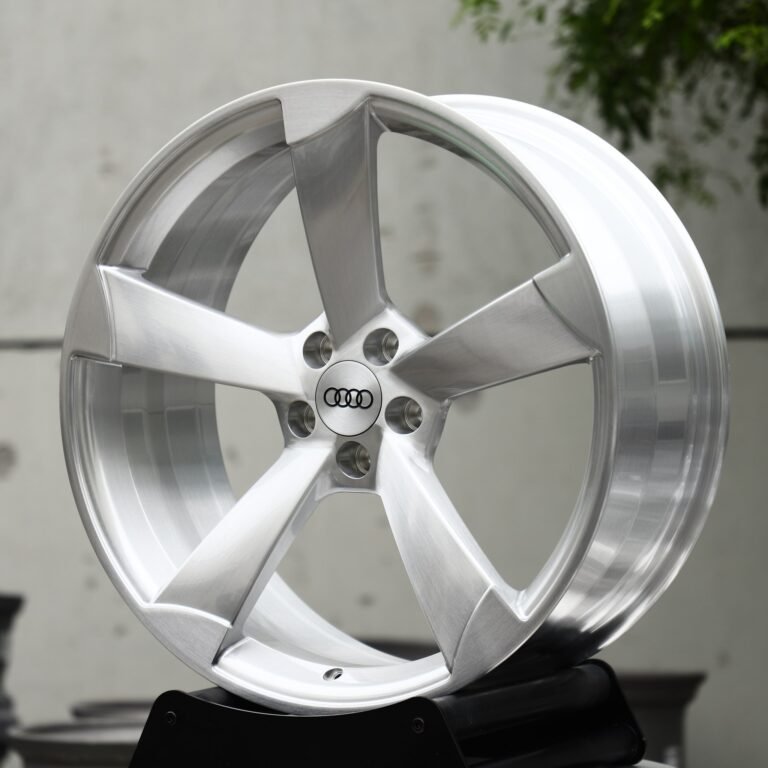 Audi A4 B9 wheels – Brushed Silver 5-Spoke Rotor Concave (Audi OEM-Style), front view