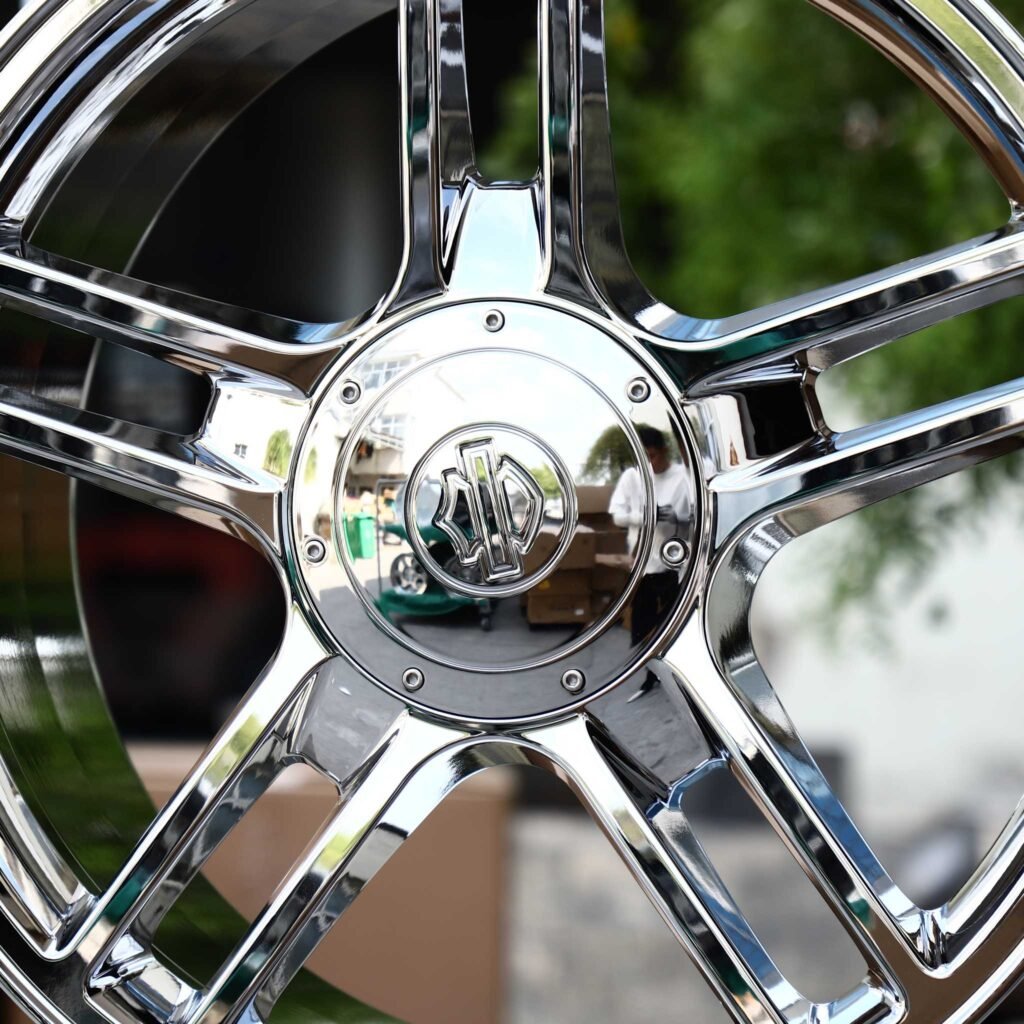 Audi A4 B9 wheels – Chrome Twin 5-Spoke, lip and barrel detail