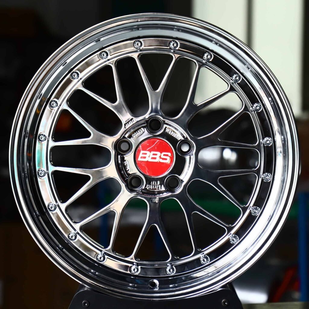 BMW M5 wheels – 2-Piece Black Chrome Mesh Red Cap Polished Lip (BBS-Style), front view