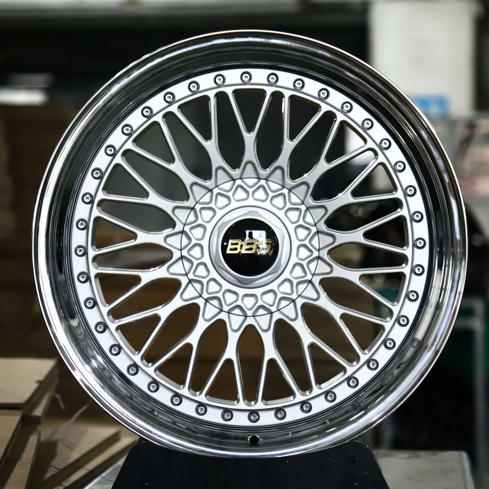 BMW M4 wheels – 2-Piece Silver Mesh Riveted Polished Lip (BBS-Style), front view