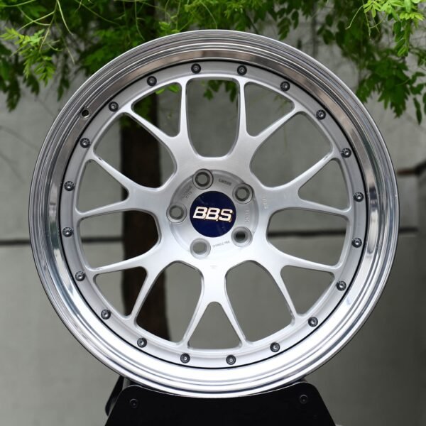 Subaru WRX wheels – 2-Piece Silver Y-Spoke Mesh Polished Lip Blue Cap (BBS-Style), front view
