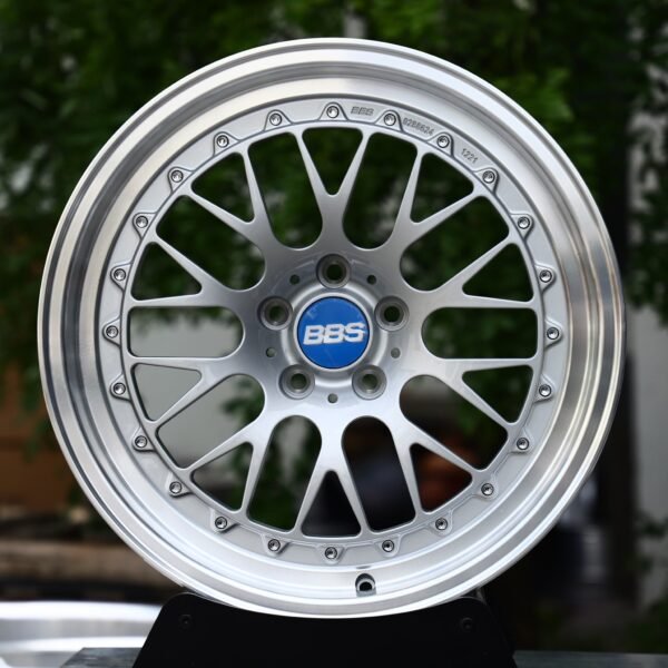 Tesla Model S wheels – Bright Silver Mesh Riveted Polished Lip (BBS-Style), front view
