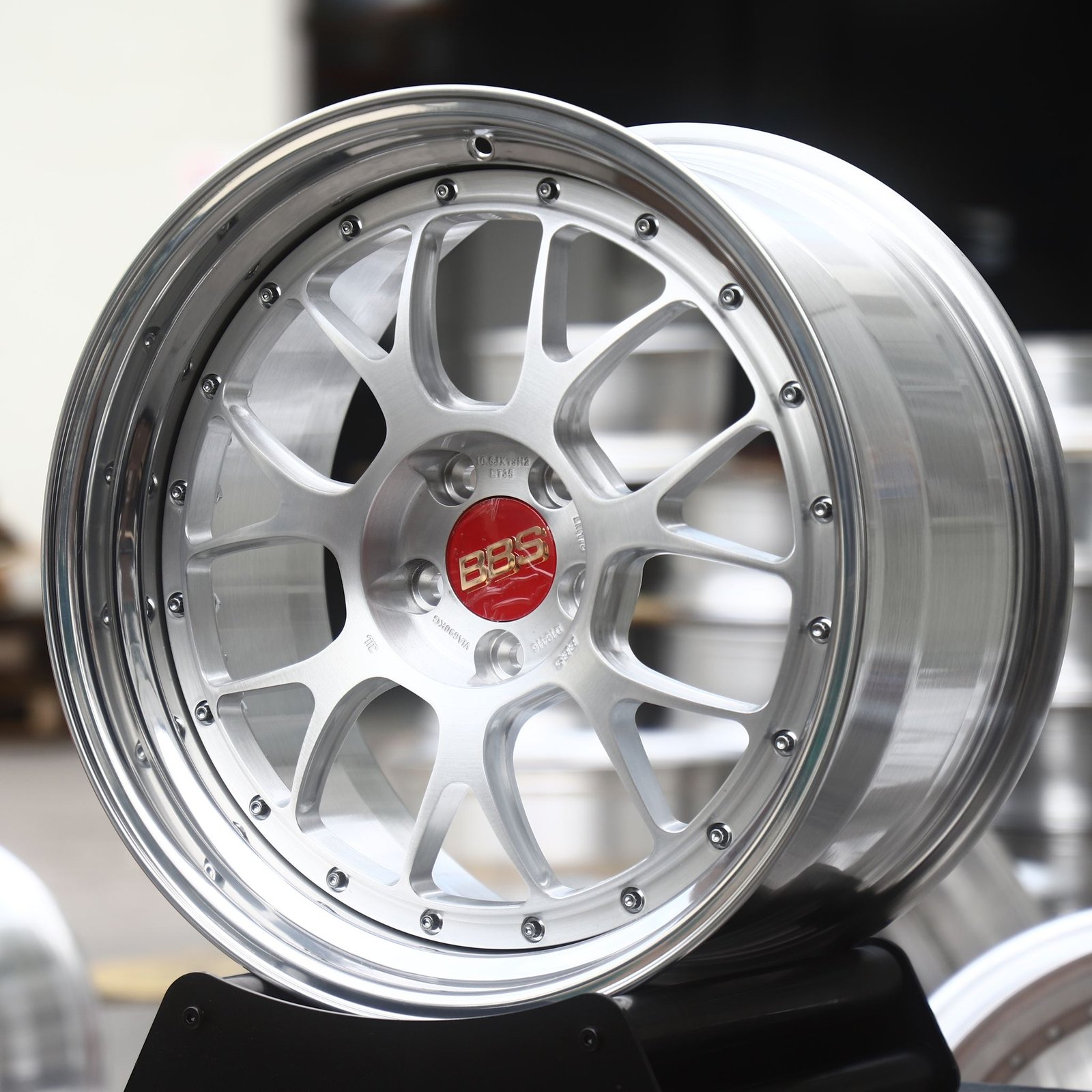 Nissan GT-R wheels – Bright Silver Y-Spoke Mesh 2-Piece Polished Lip (BBS-Style), front view