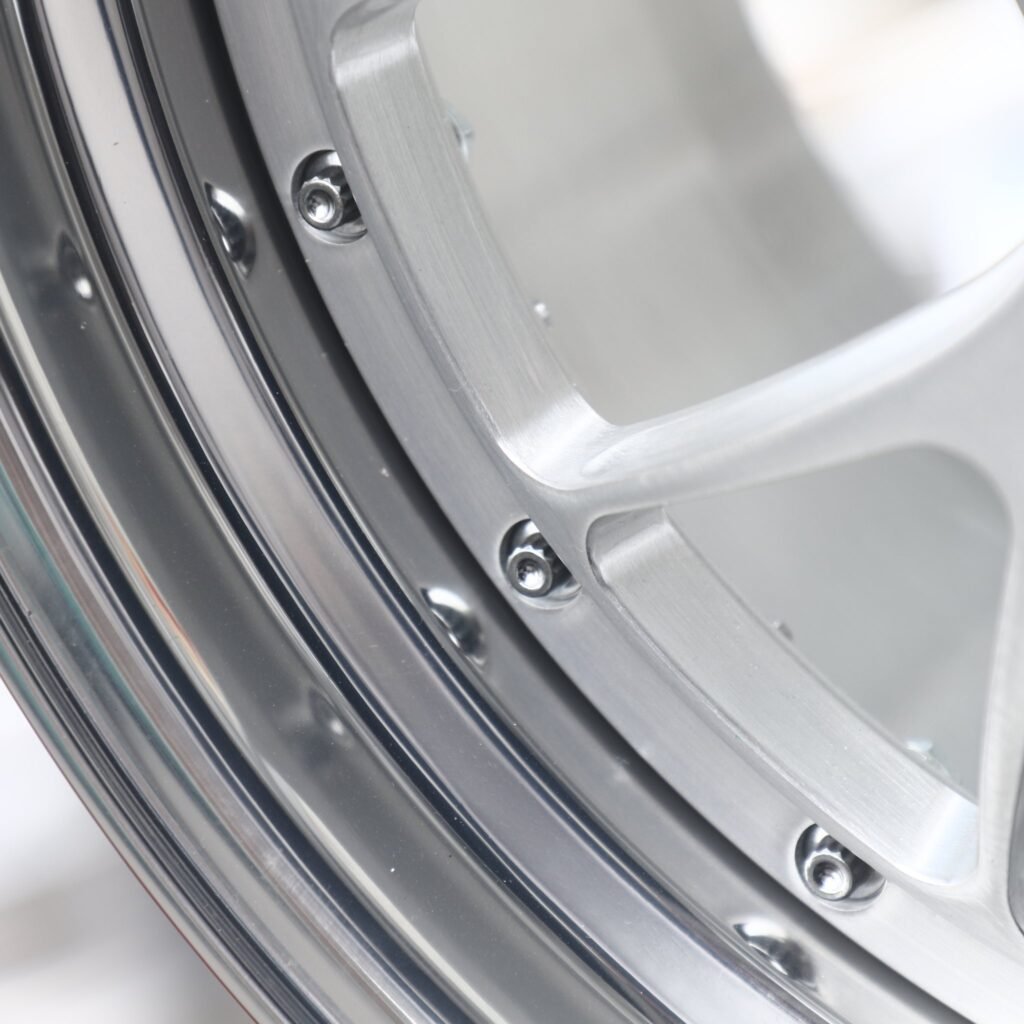Audi A4 B9 wheels – Bright Silver Y-Spoke Mesh 2-Piece Polished Lip (BBS-Style), lip and barrel detail