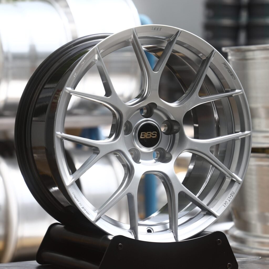 Tesla Model 3 wheels – Bright Silver Y-Spoke Mesh (BBS-Style), front view