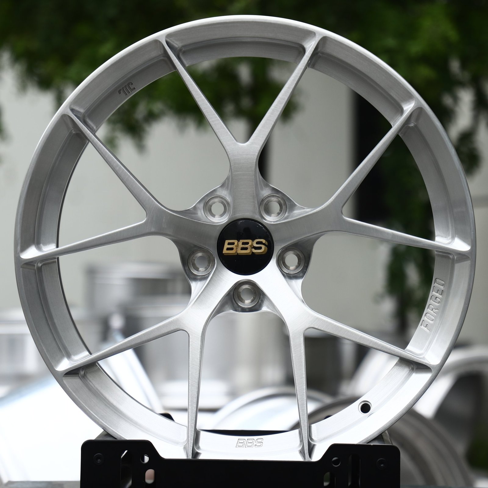Lexus IS wheels – Brushed Silver 5 Y-Spoke (BBS-Style), front view