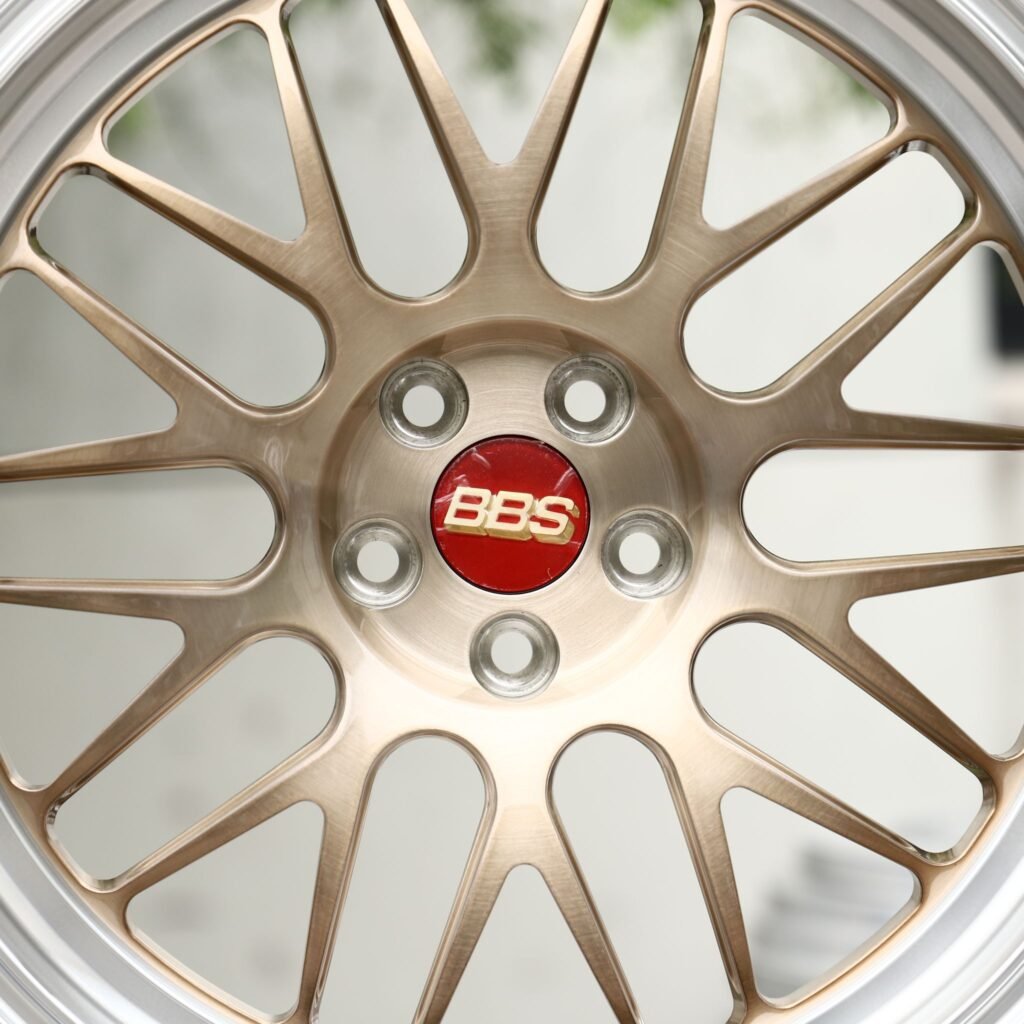 Audi A4 B9 wheels – Champagne Gold Brushed Mesh Polished Deep Lip (BBS-Style), lip and barrel detail