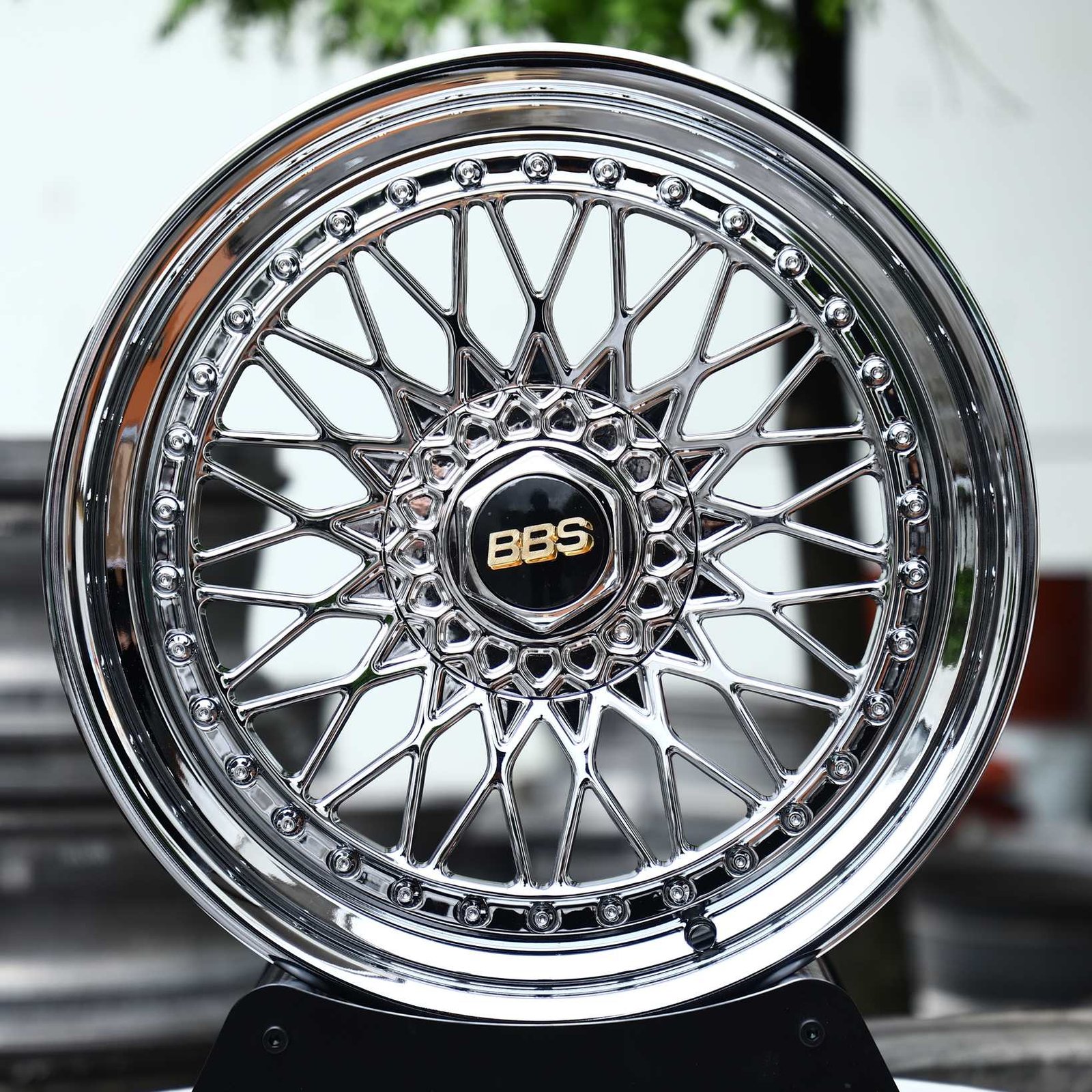 Bentley Continental GT wheels – Chrome Cross-Lace Mesh Riveted Deep Lip (BBS-Style), front view