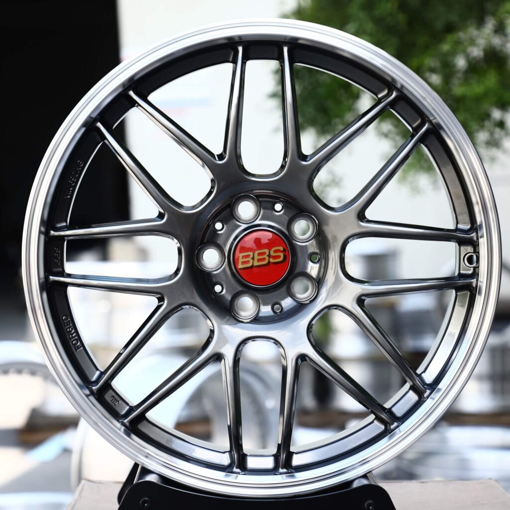 Mercedes-Benz E-Class wheels – Metallic Gray Cross-Spoke Mesh Polished Lip (BBS-Style), front view