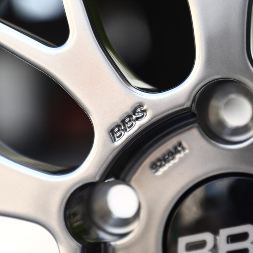 Audi A4 B9 wheels – Metallic Gray Mesh Riveted Polished Lip (BBS-Style), lip and barrel detail