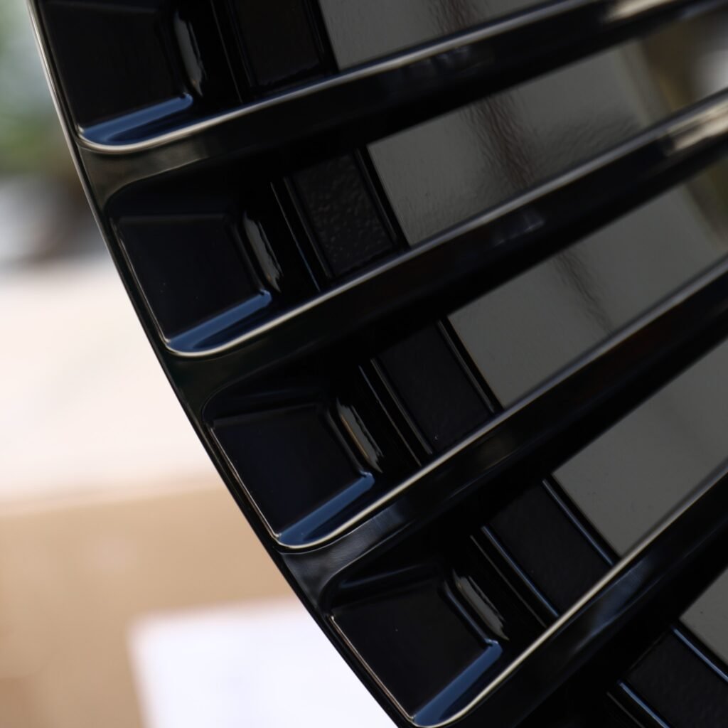 Mercedes-Benz E-Class W213 wheels – Gloss Black Multi-Spoke, lip and barrel detail