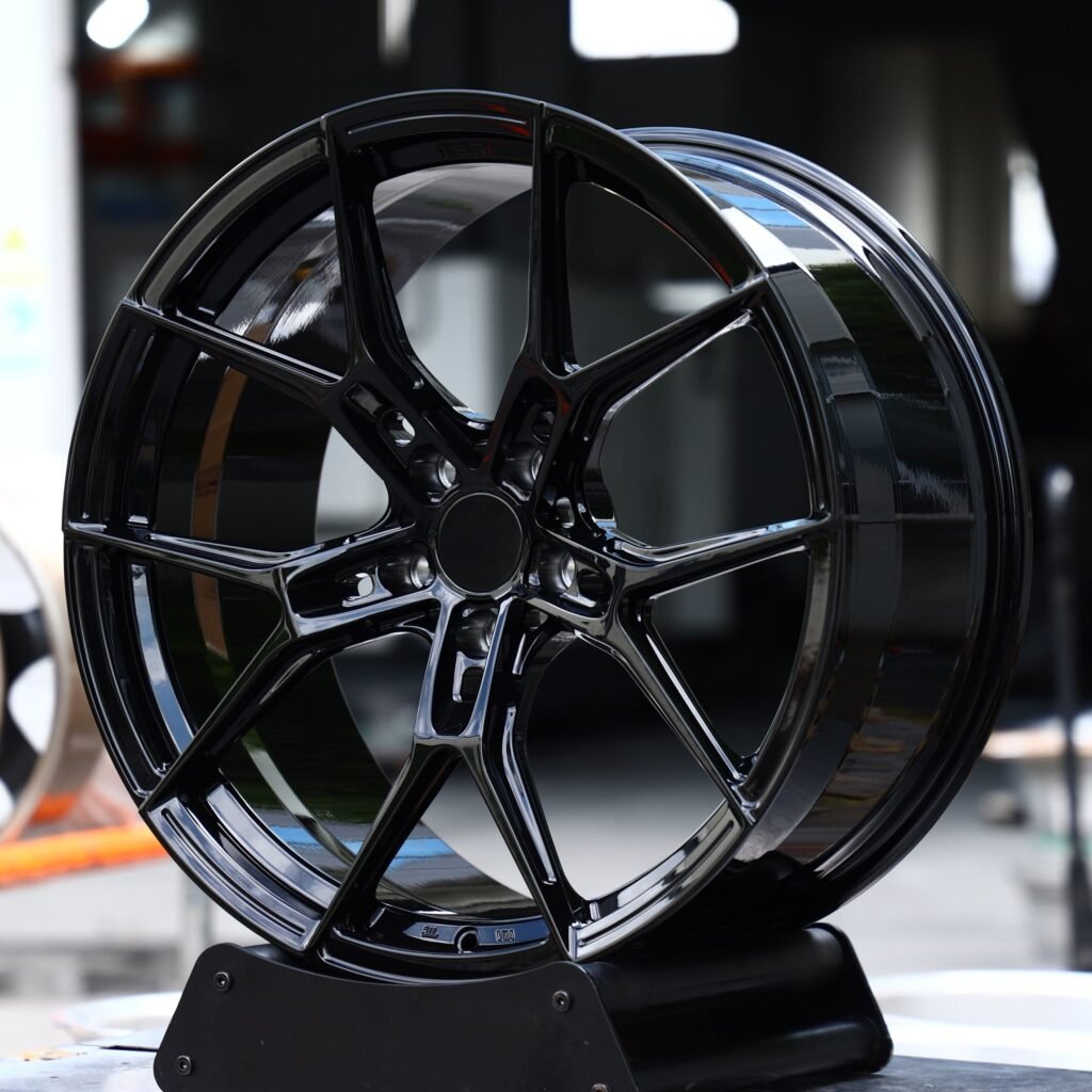 Audi RS5 wheels – Gloss Black 5 Y-Spoke, angled view