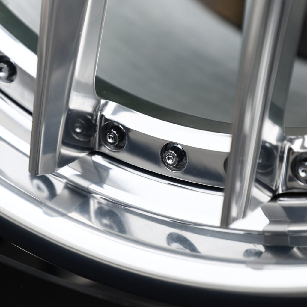 Audi A4 B9 wheels – Polished 10 Y-Spoke 2-Piece Riveted Lip, lip and barrel detail