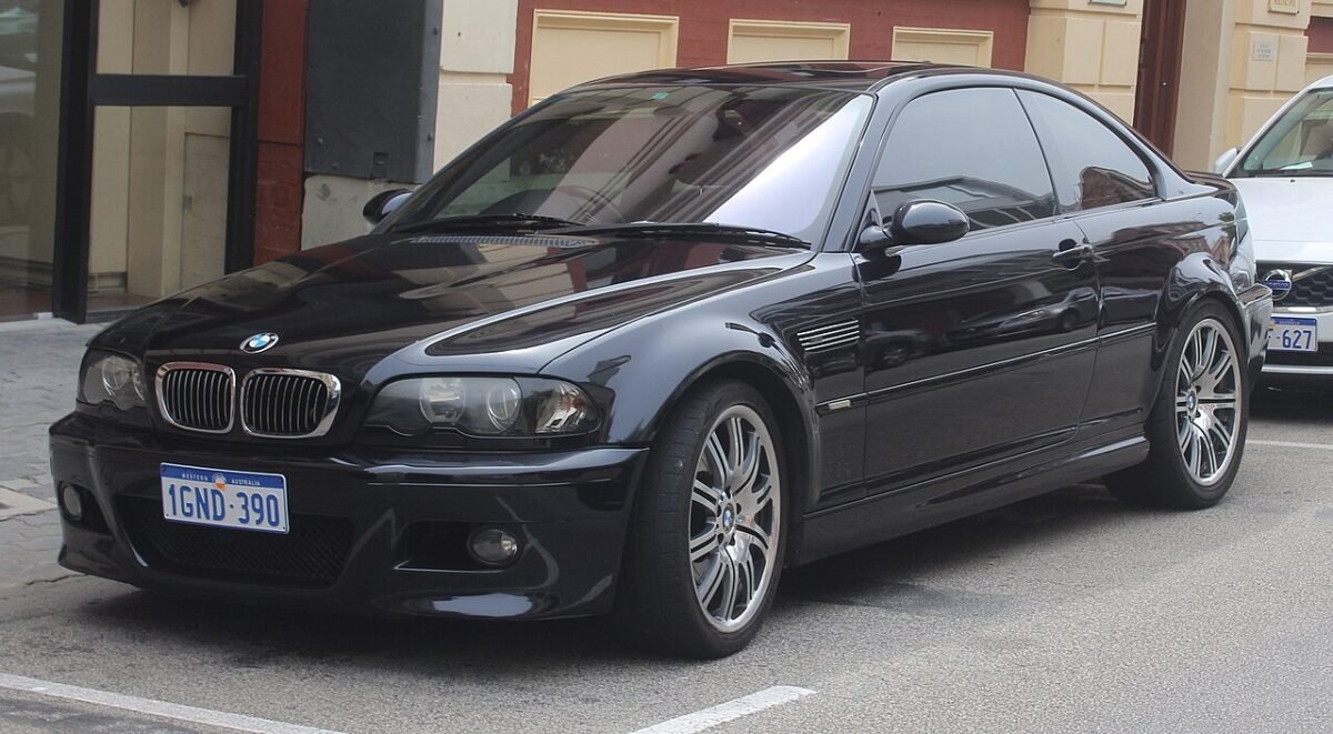 Black BMW M3 E46 coupe with a 5x120 bolt pattern and 72.6 mm center bore