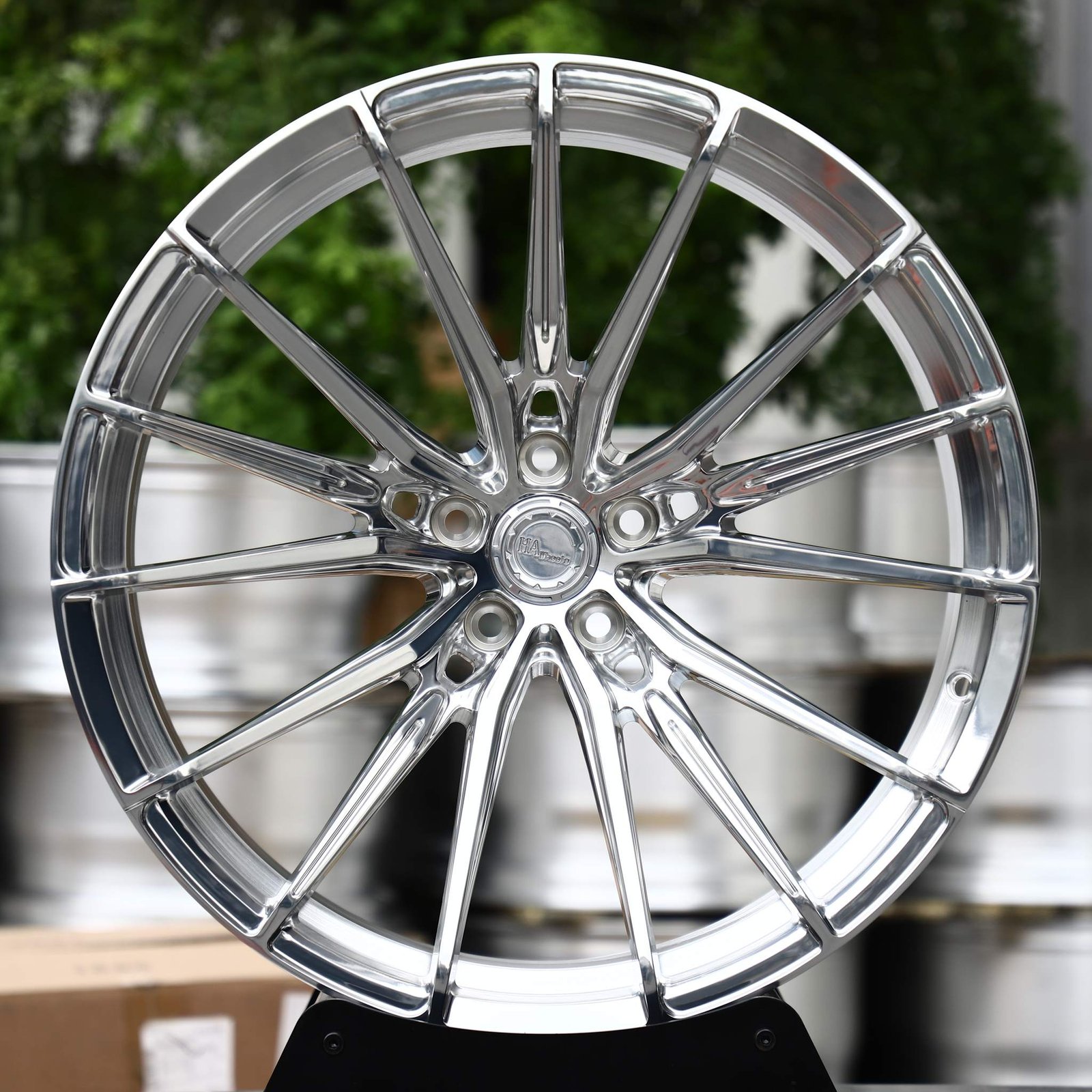 BMW M4 wheels – Polished 15-Spoke, front view
