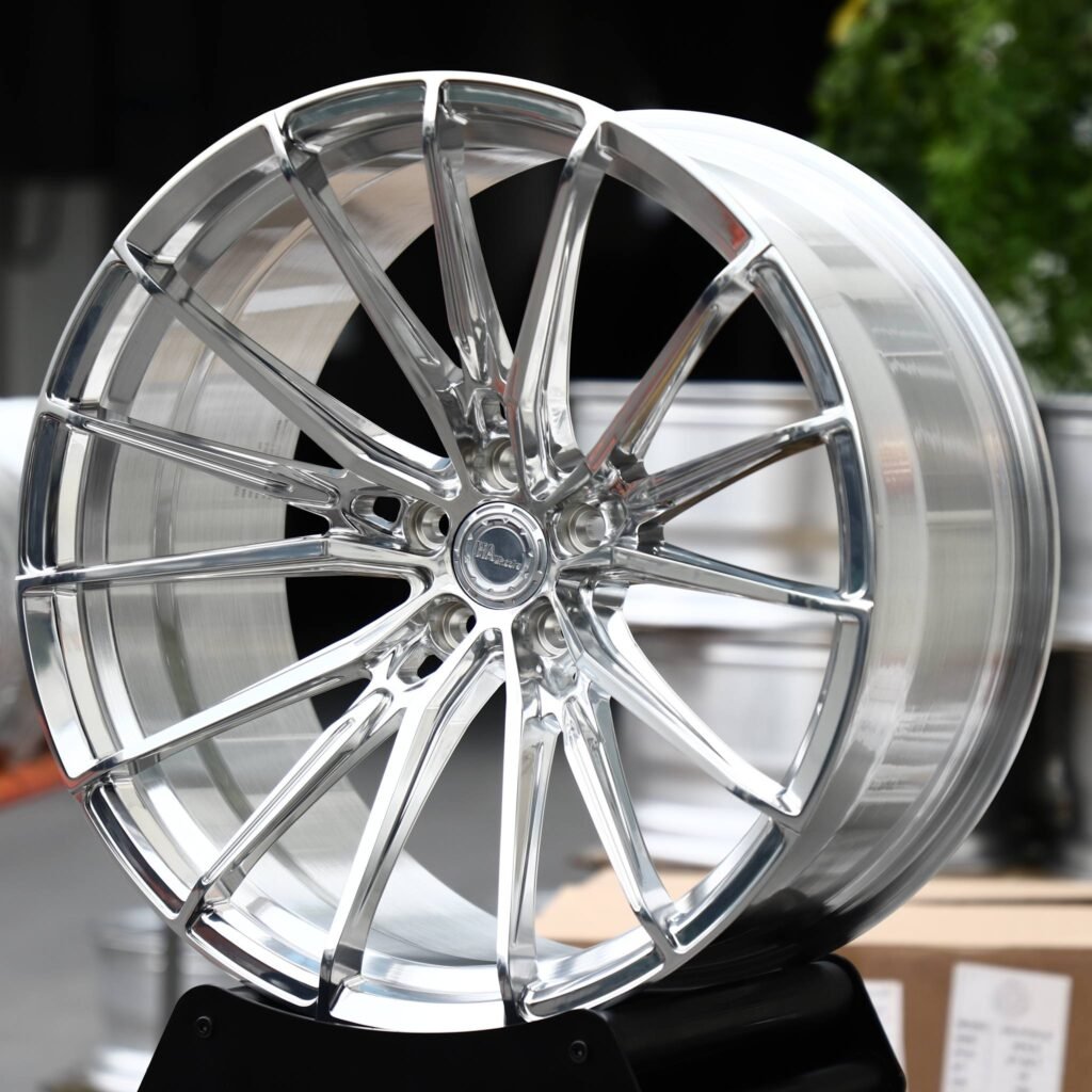 Mercedes C-Class wheels – Polished 15-Spoke, angled view