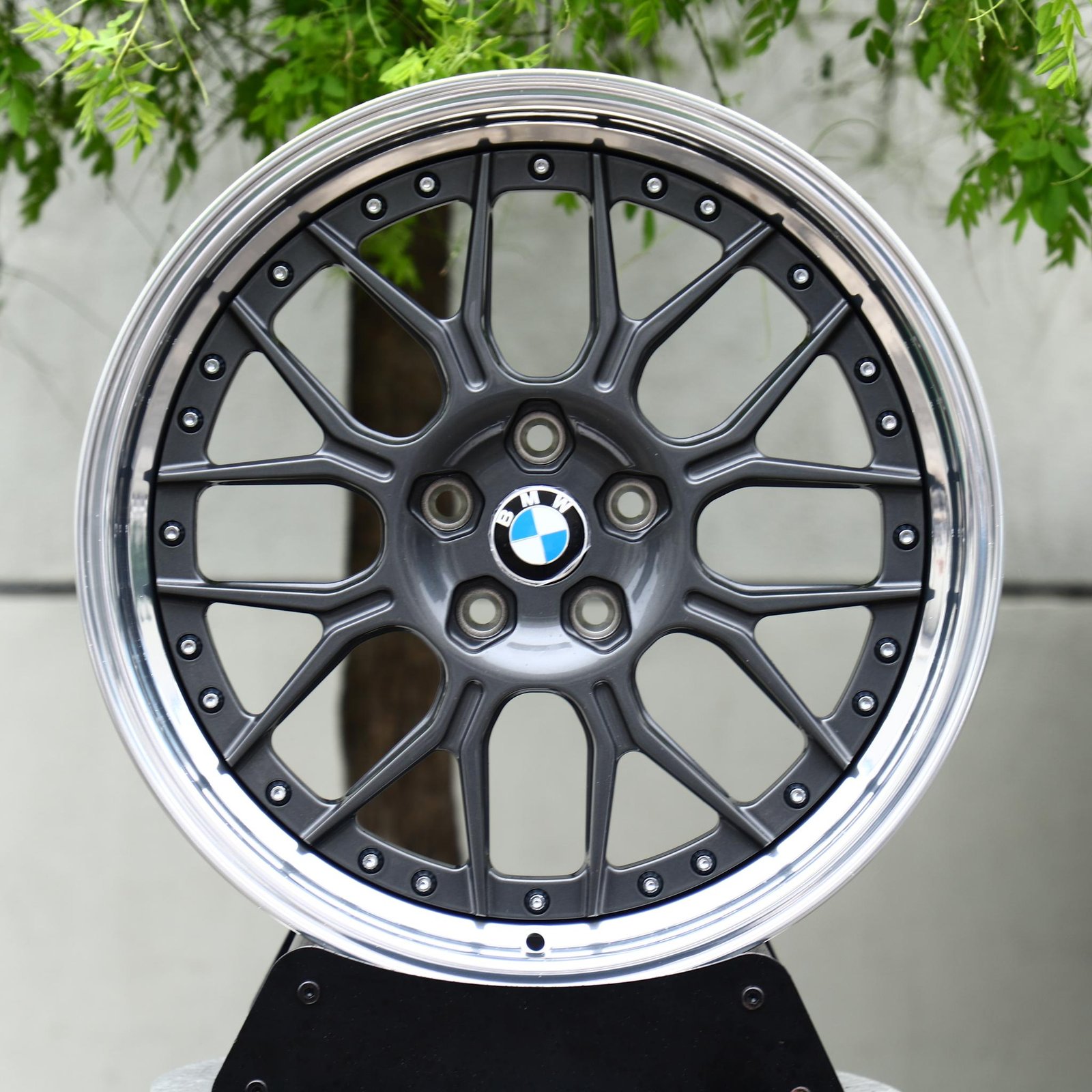 BMW M3 wheels – 2-Piece Gunmetal Mesh Riveted Polished Lip (BMW OEM-Style), front view
