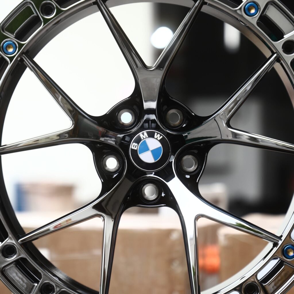 BMW M4 G82 wheels – Black Chrome 10 Y-Spoke Beadlock (BMW OEM-Style), lip and barrel detail
