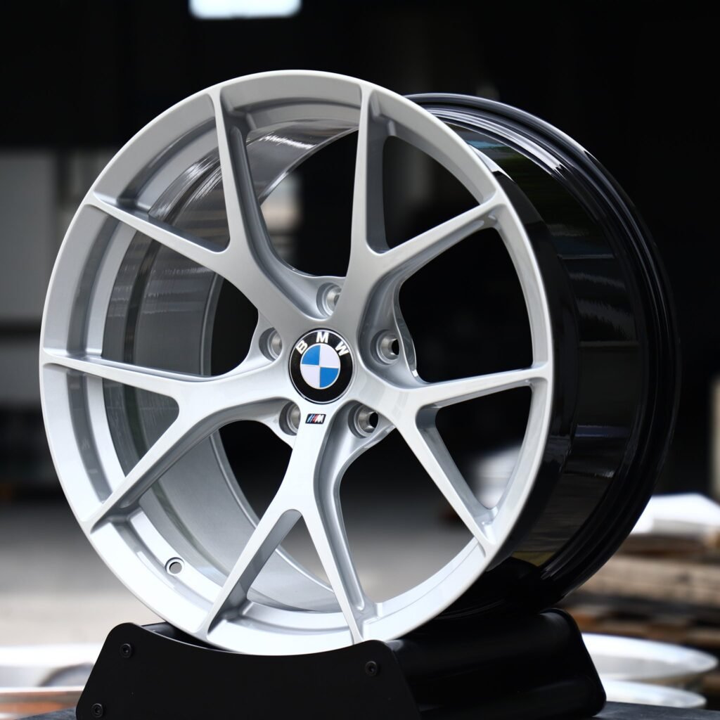 BMW M2 G87 wheels – Bright Silver 5 Y-Spoke (BMW OEM-Style), close-up view