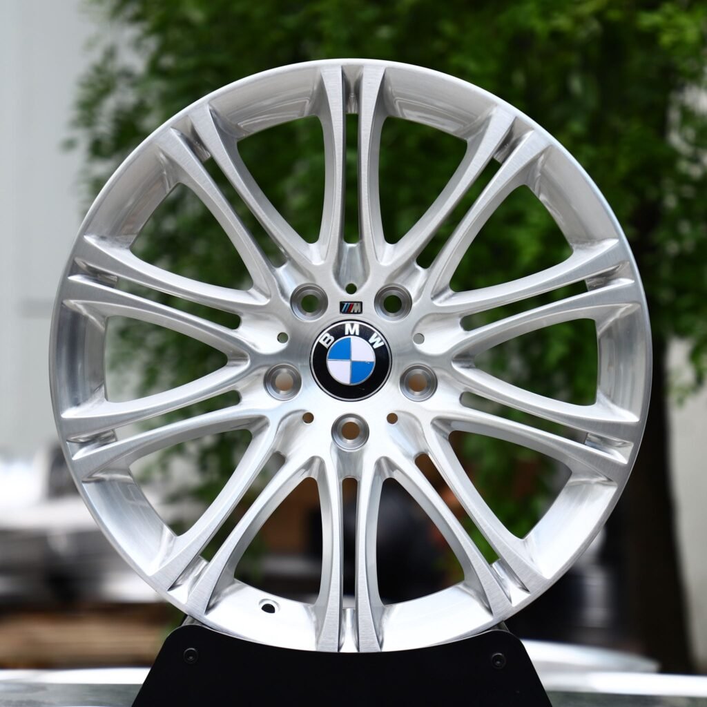 BMW i4 wheels – Bright Silver Machined Twin 10-Spoke (BMW OEM-Style), front view