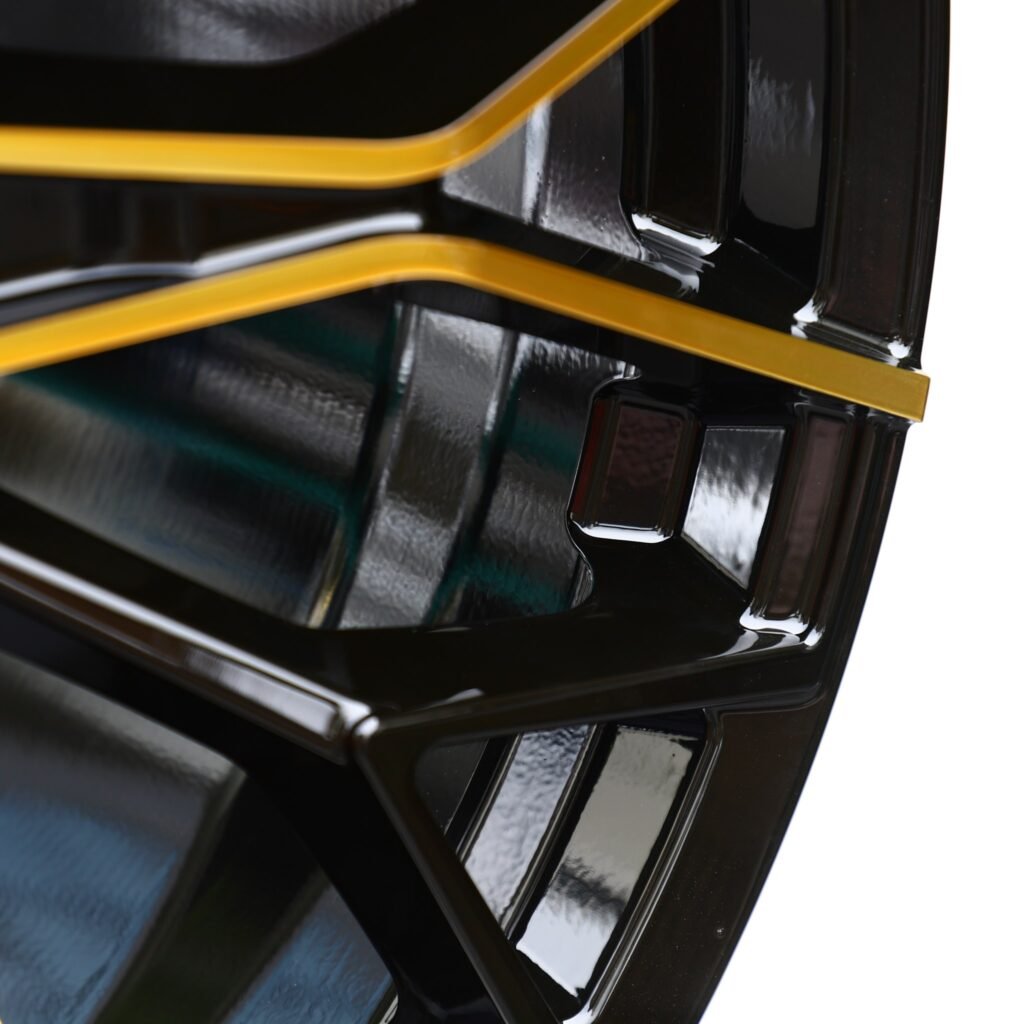 BMW M4 G82 wheels – Gloss Black / Gold-Milled Y-Spoke Mesh (BMW OEM-Style), lip and barrel detail