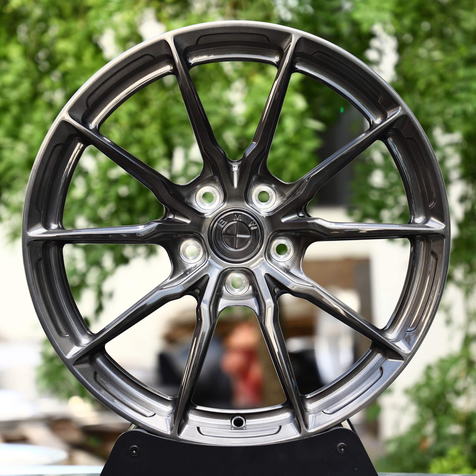 BMW i4 wheels – Gunmetal 10-Spoke (BMW OEM-Style), front view