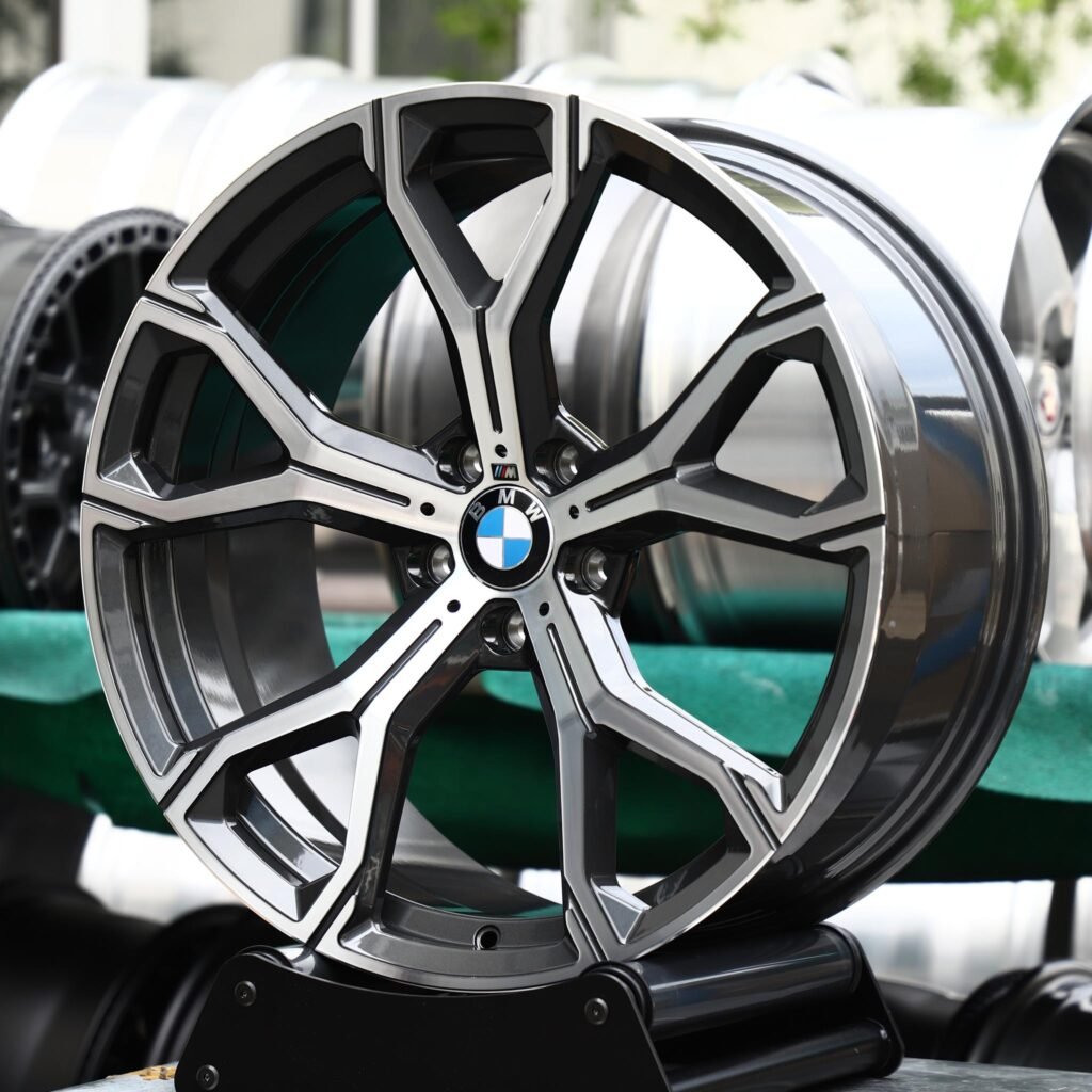 BMW 4 Series wheels – Gunmetal Machined 5 Y-Spoke (BMW OEM-Style), angled view