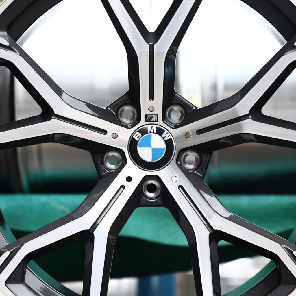BMW M3 G80 wheels – Gunmetal Machined 5 Y-Spoke (BMW OEM-Style), lip and barrel detail