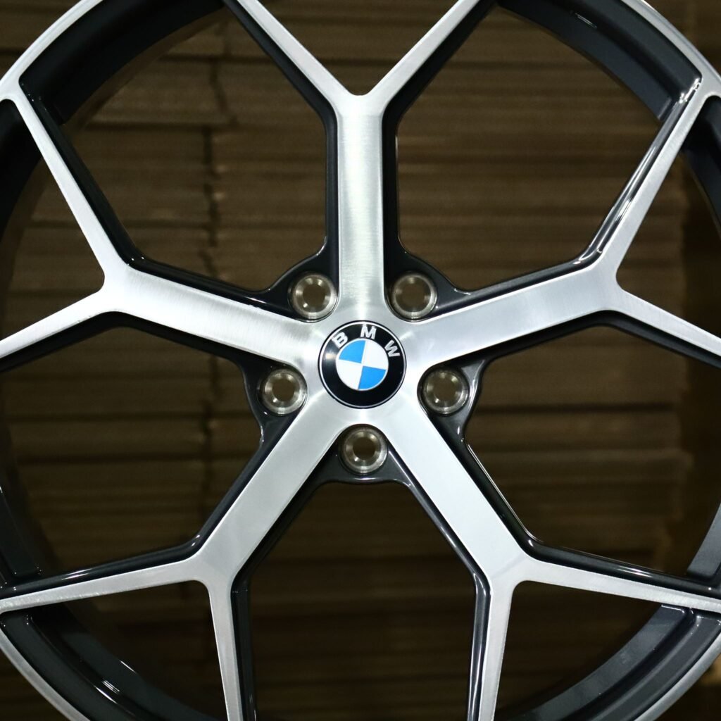BMW M3 G80 wheels – Gunmetal Machined 5 Y-Spoke (BMW OEM-Style), lip and barrel detail